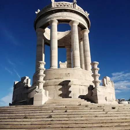 Roberta 招待所 3*